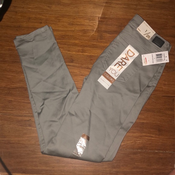 Celebrity Pink Womens Juniors Griffin Jayden Skinny Pants in Gray New With Tags - Picture 2 of 3